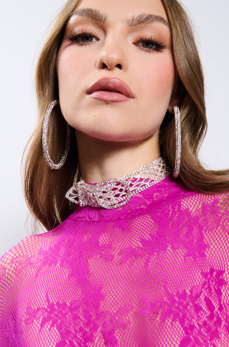 Front View Buckle Up Choker