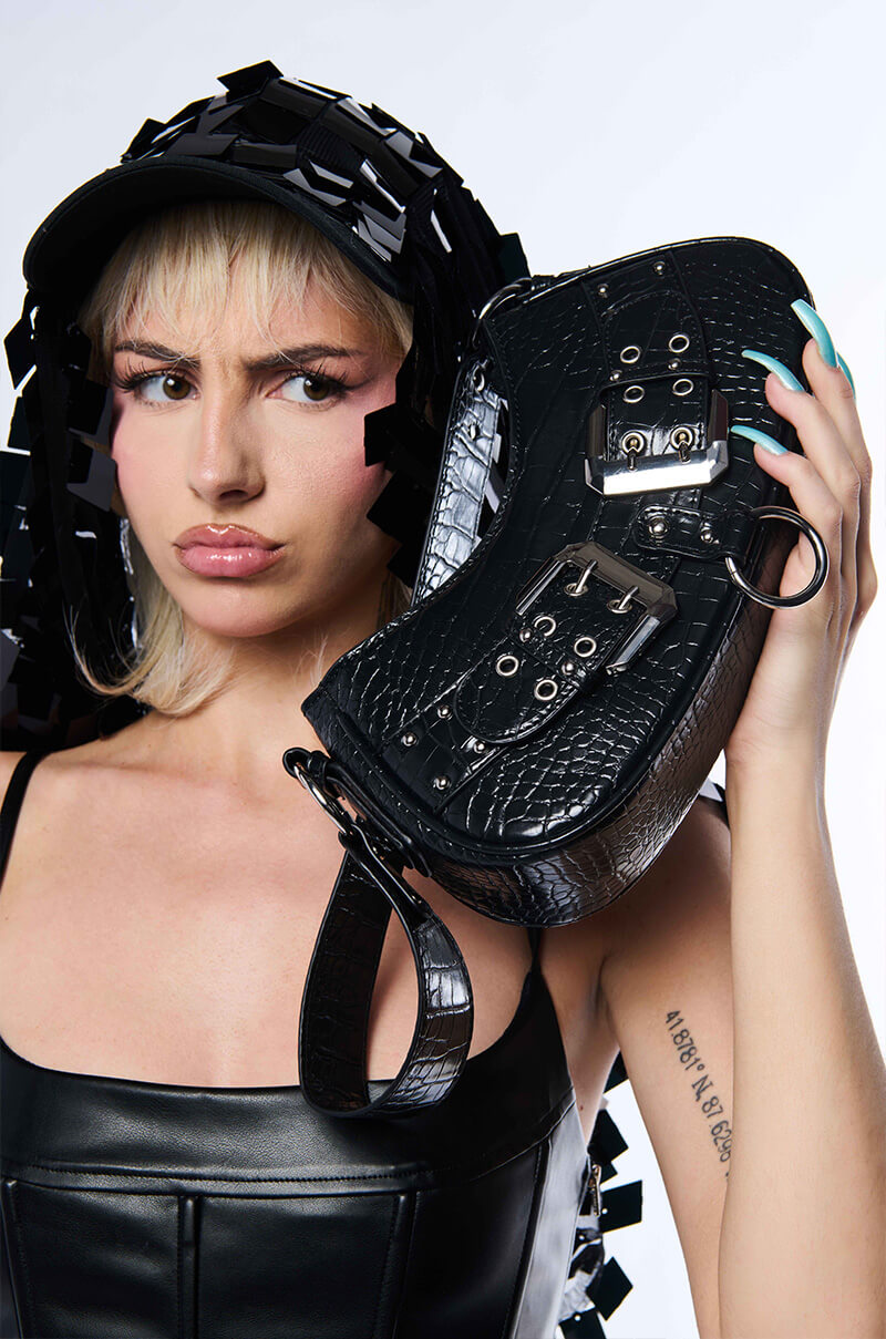 Front View Buckle Up Purse 0