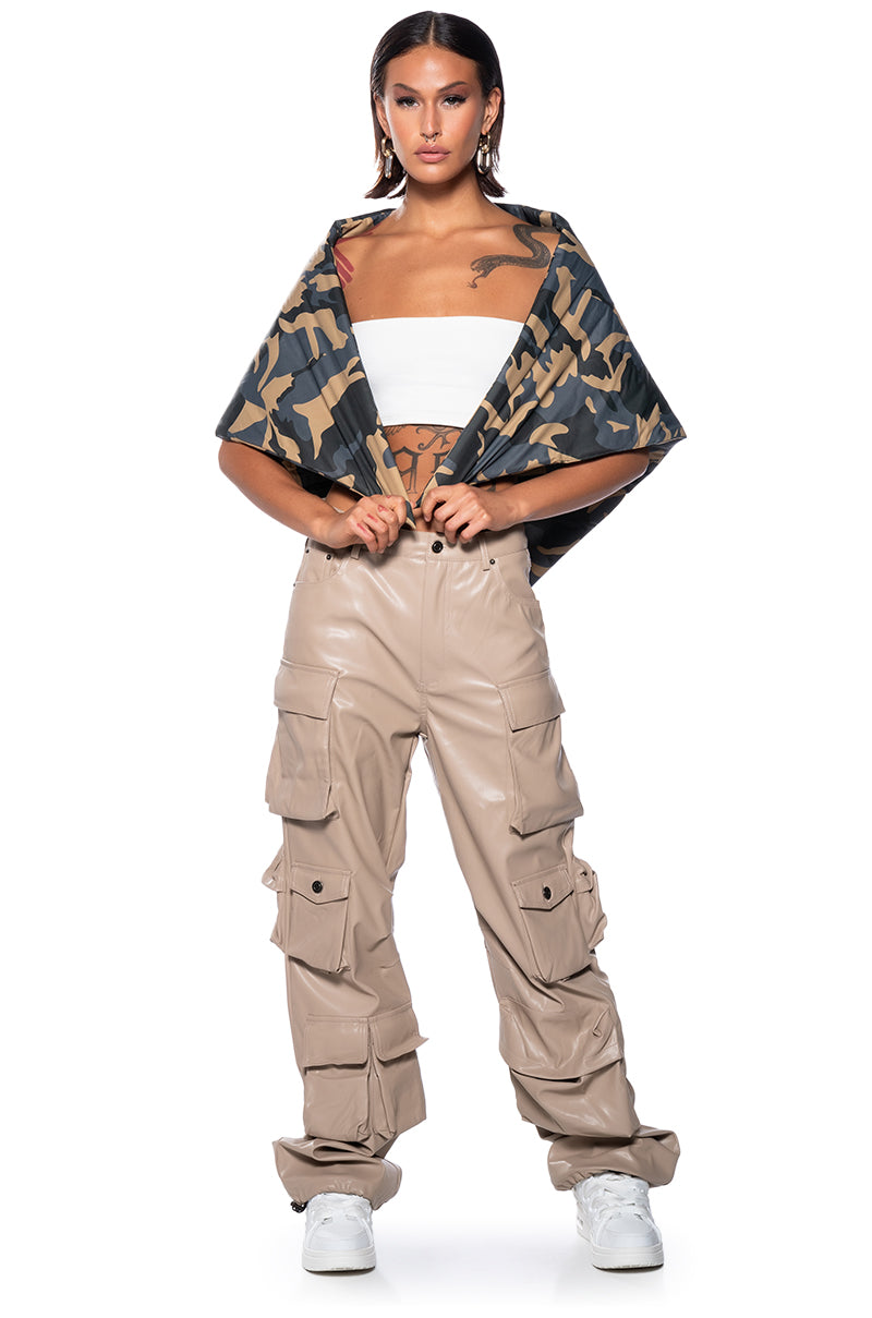 Side View Camping Puffer Head Scarf In Camo 1