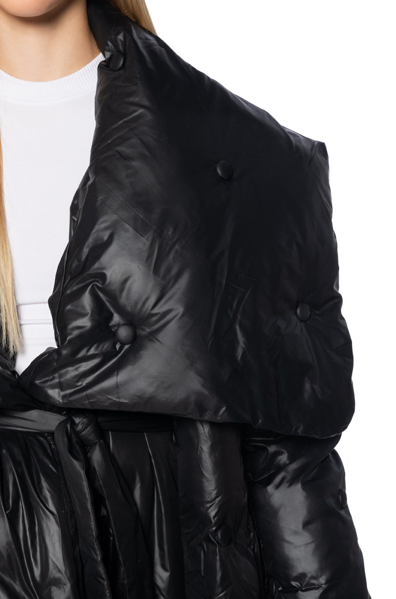 Extra View Camping Tufted Puffer Coat In Black