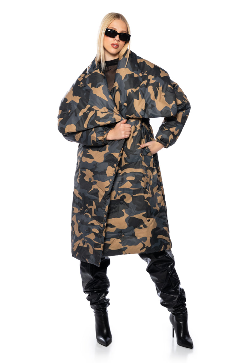 Side View Camping Tufted Puffer Coat In Camo
