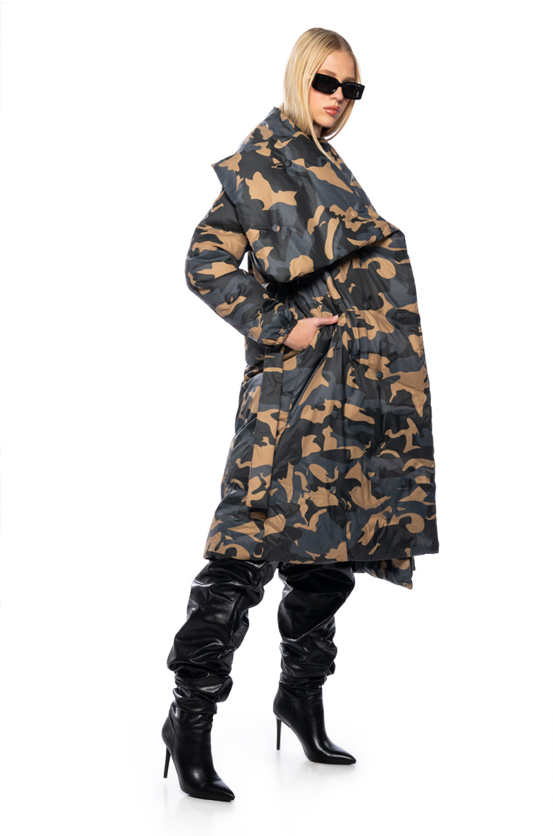 Back View Camping Tufted Puffer Coat In Camo