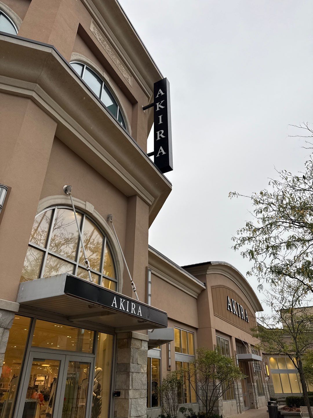 AKIRA Castleton Square Mall Indianapolis - Store & Personal Stylists