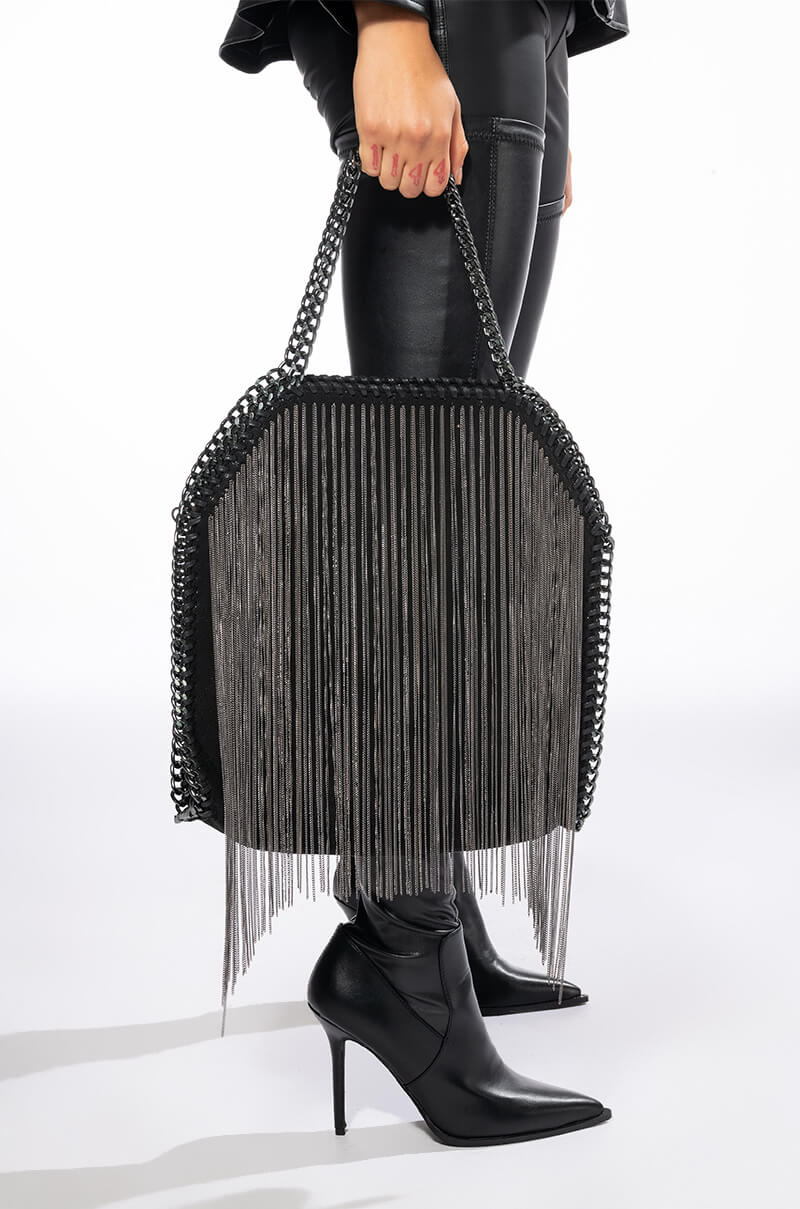 Side View Chain Fringe Purse 1