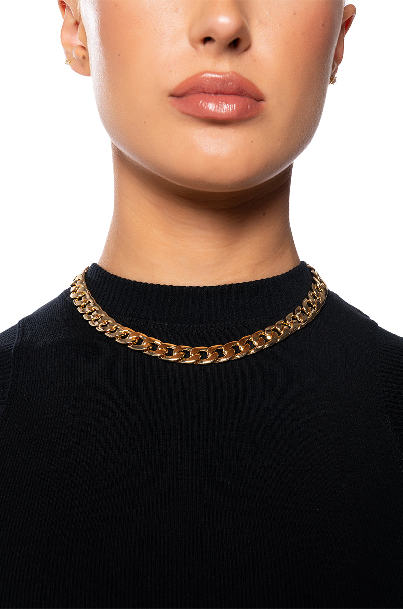 Front View Classic Cuban Chain In Gold