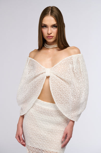 cover-me-in-flowers-lace-bow-