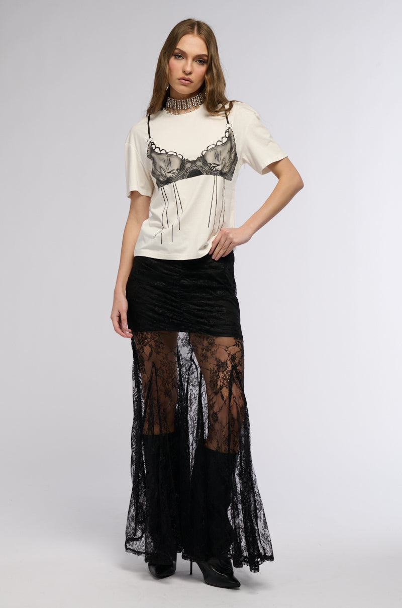 Extra View Dainty Bra Detail Graphi T Shirt
