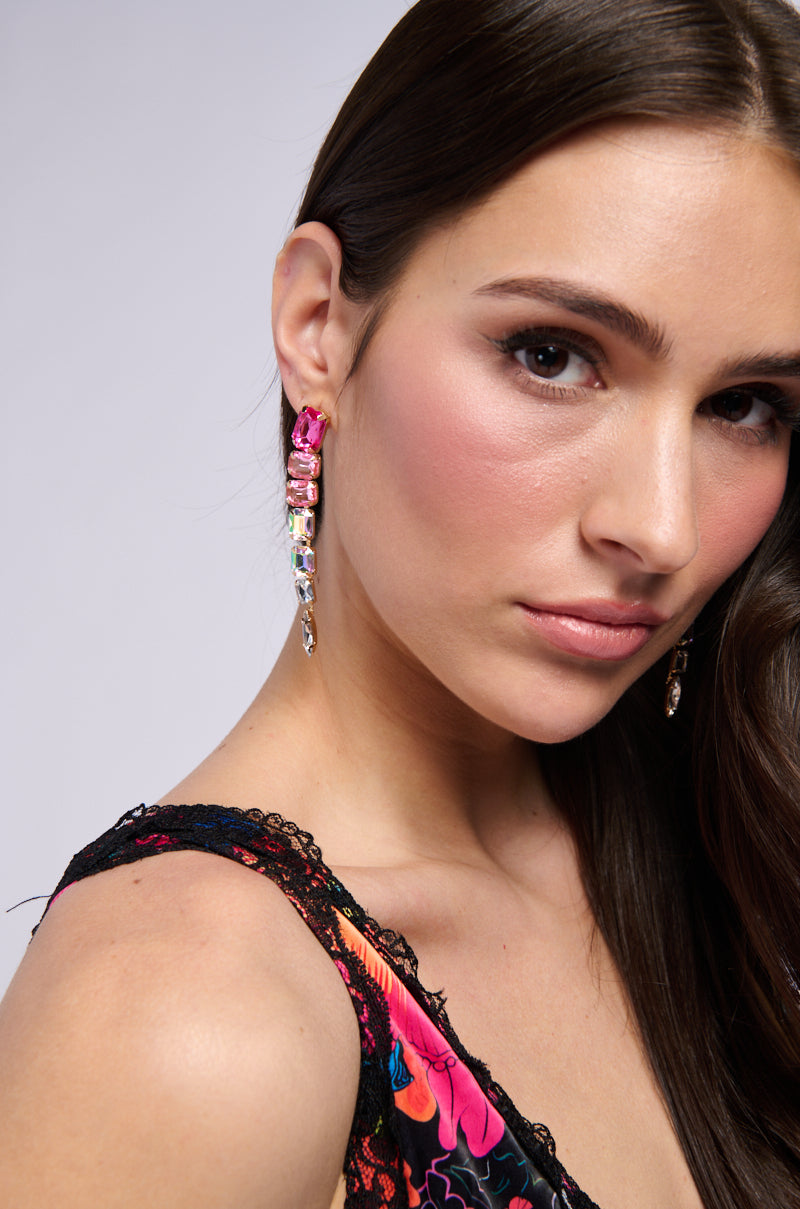 DAZZLING BABE EARRING view 0