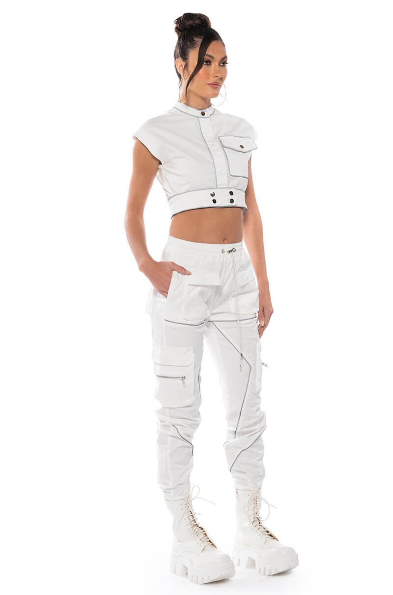 Detail View Destination Cropped Cargo Top