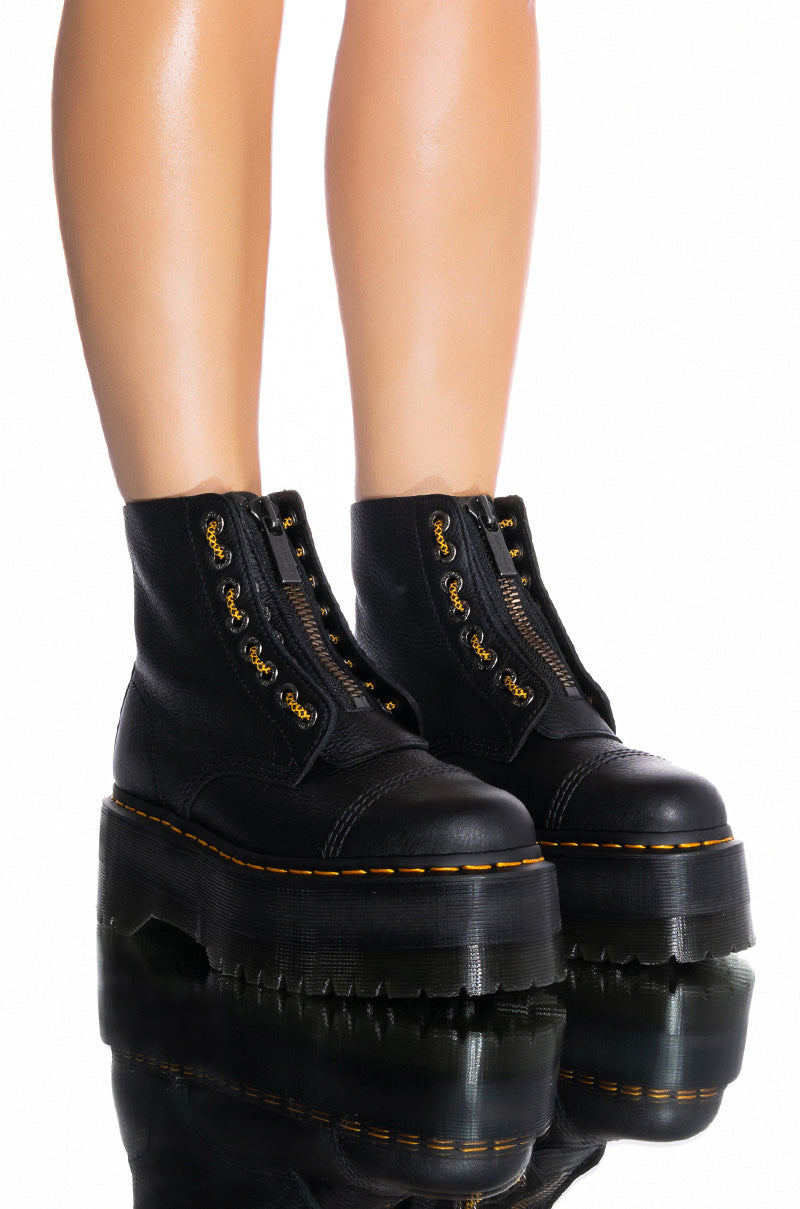 Front View Dr Martens Sinclair Max Pisa