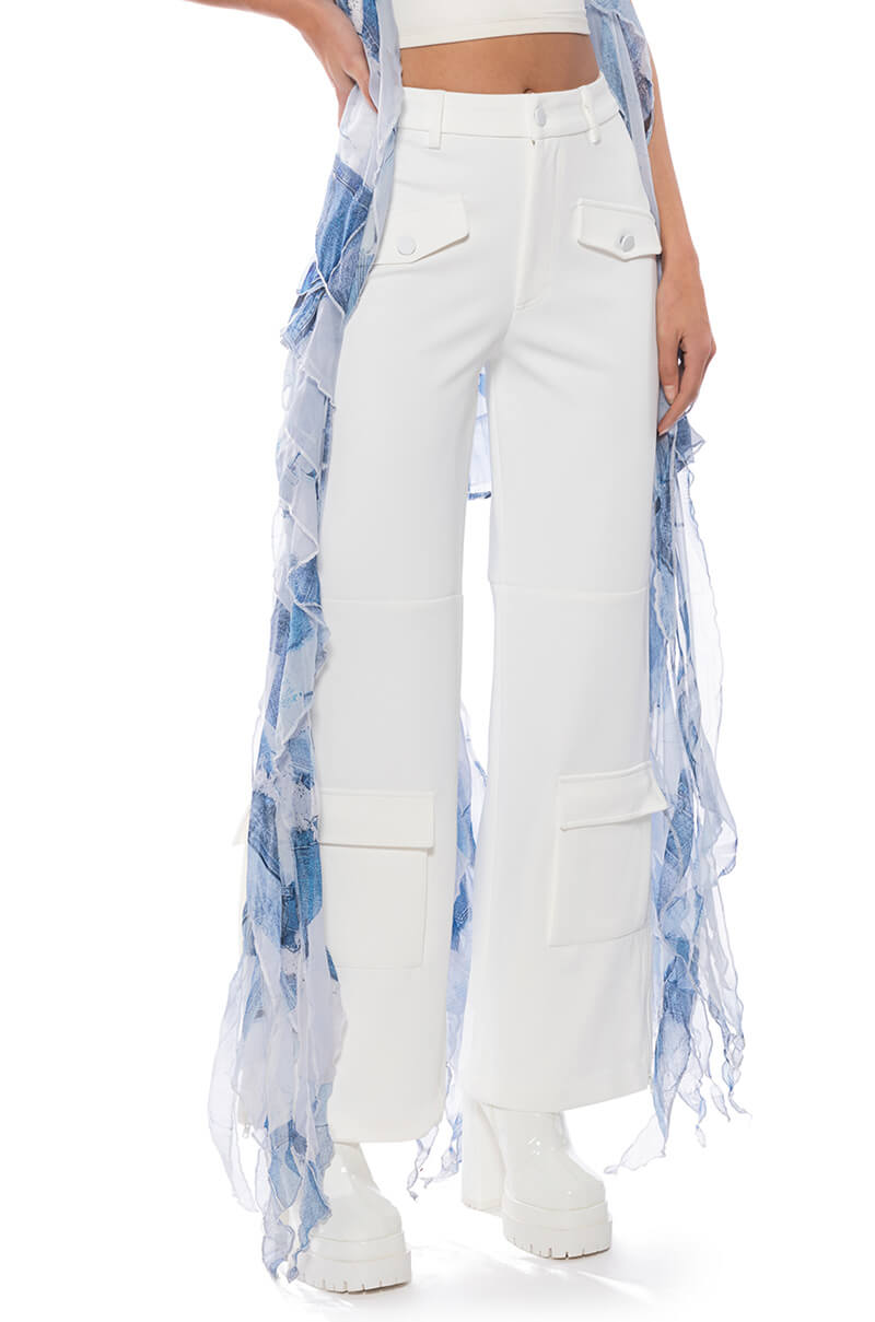 Side View Elevated Cargo Pants In White 1