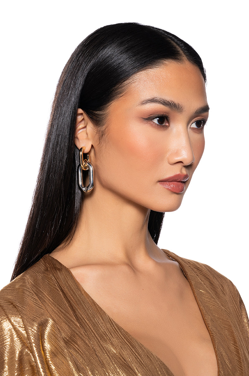 Front View Essential Chain Earring