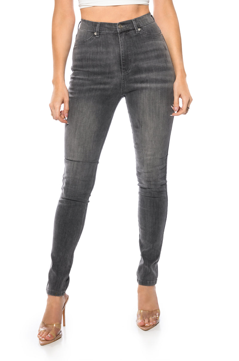 Front View Flex-fit High Waisted Super Stretchy Skinny Jeans