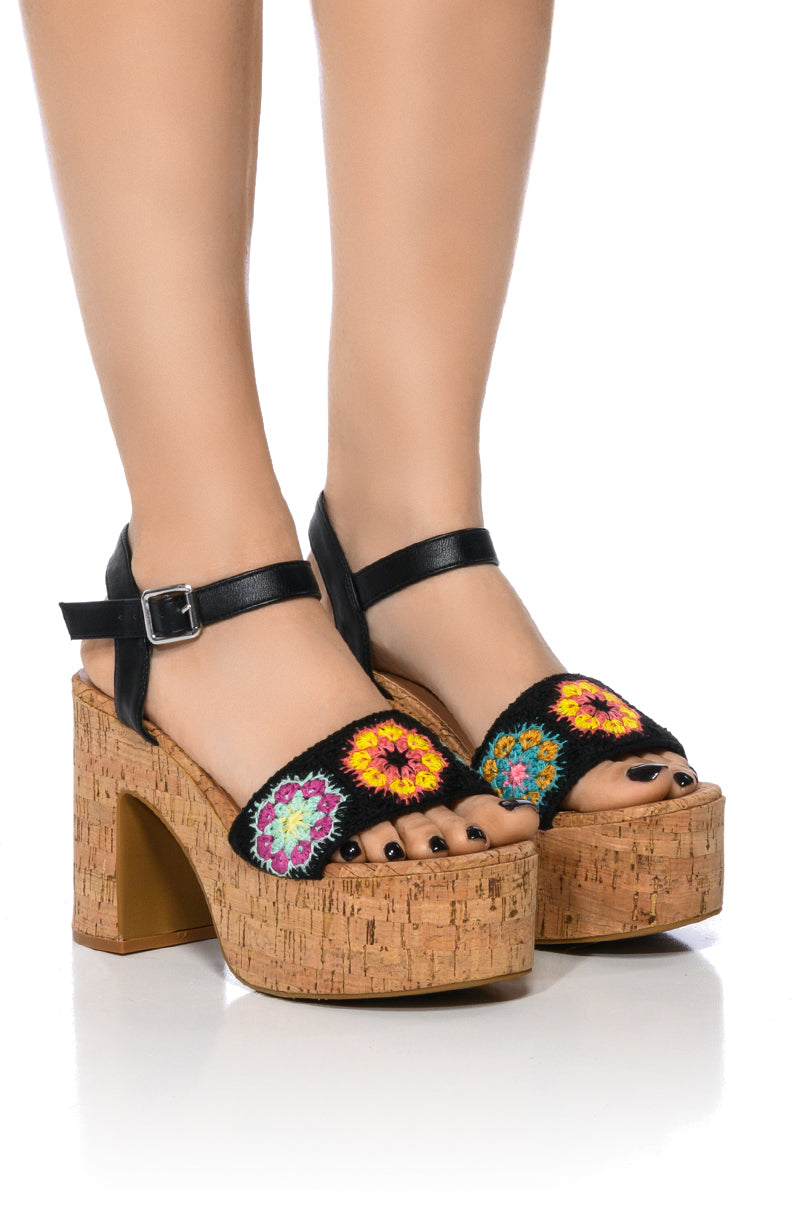 Front View Forte Chunky Platform Sandal In Black Multi