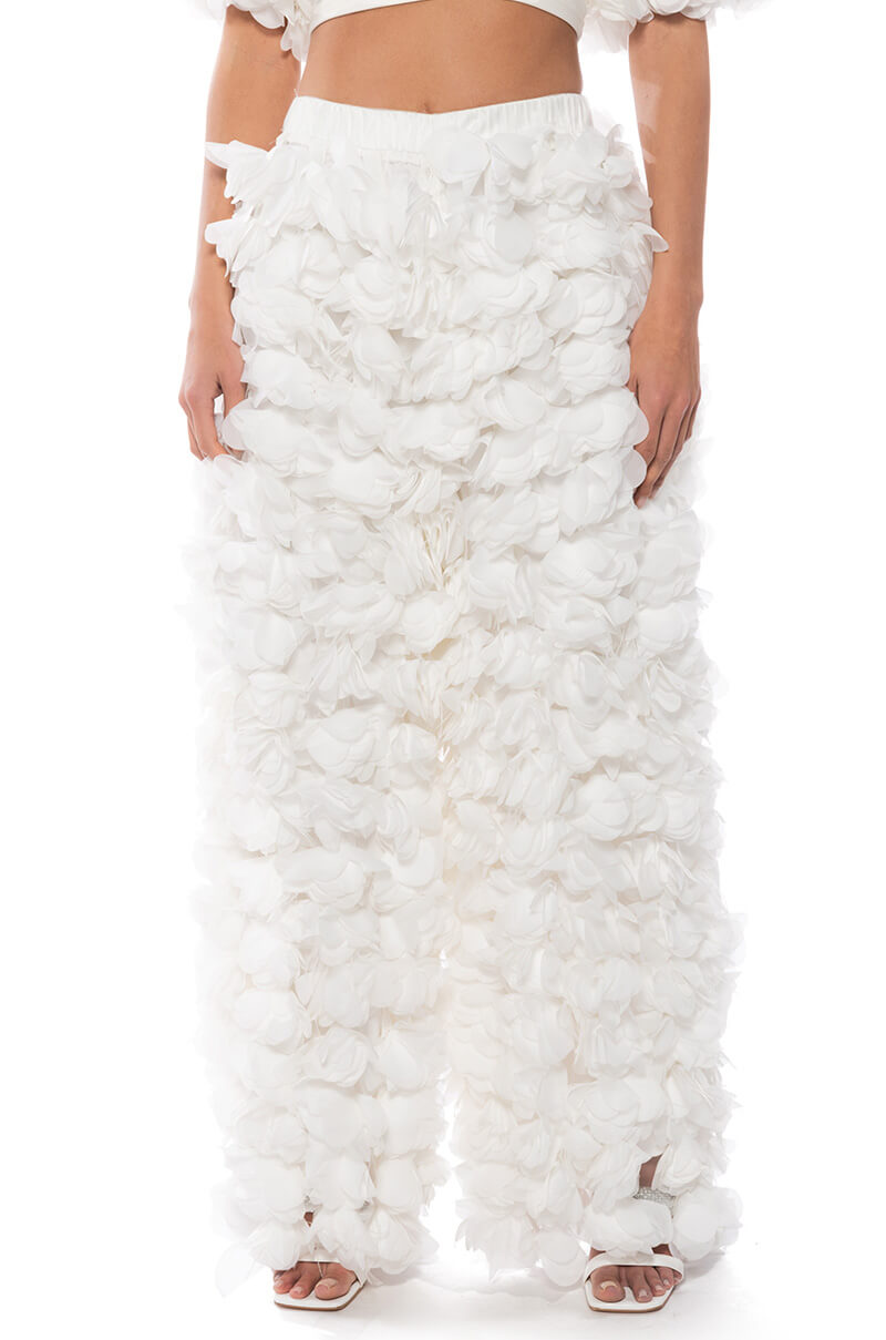 Side View Garden Of Eden Applique Pants In White