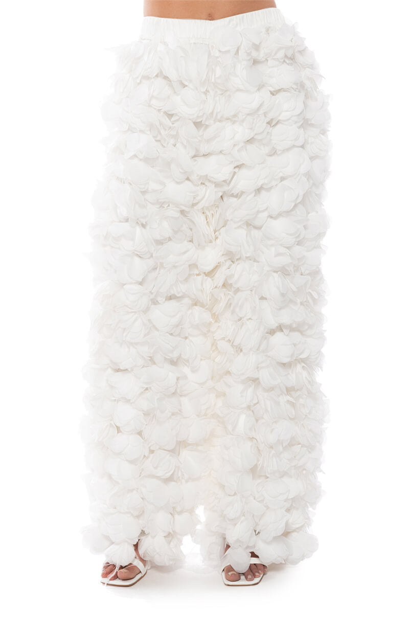 Detail View Garden Of Eden Applique Pants In White