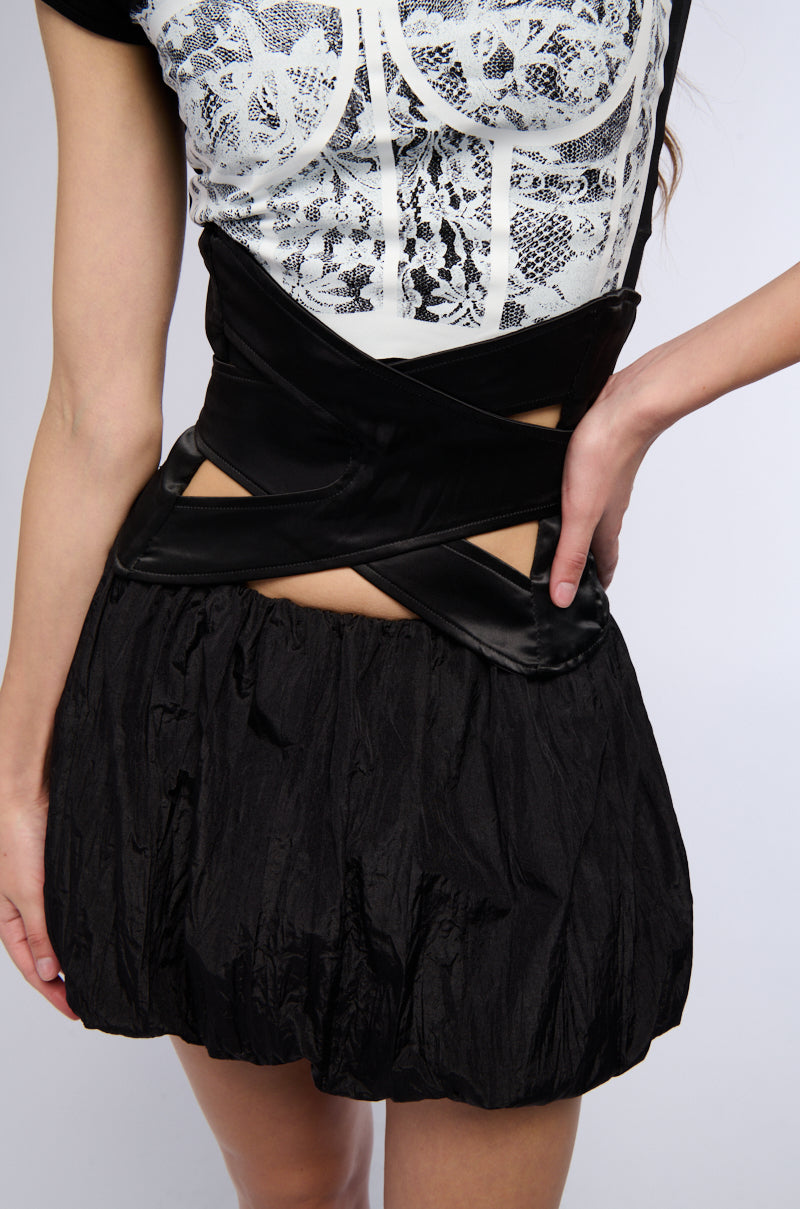Front View Giving Hourglass Belt