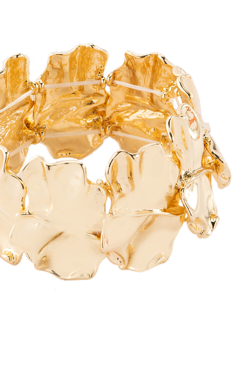 Detail View Golden Goddess Cuff 3