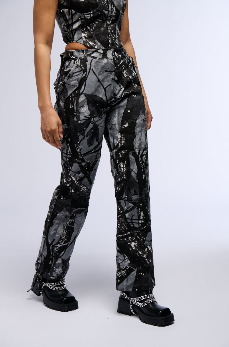 Back View Grounded Energy Printed Woven Wide Leg Cargo Pant 2
