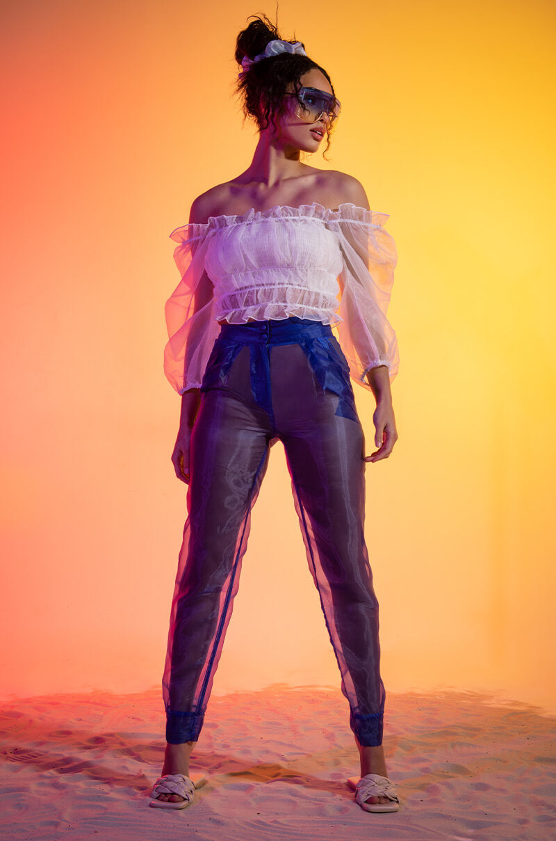 Side View Guadeloupe Long Sleeve Blouse