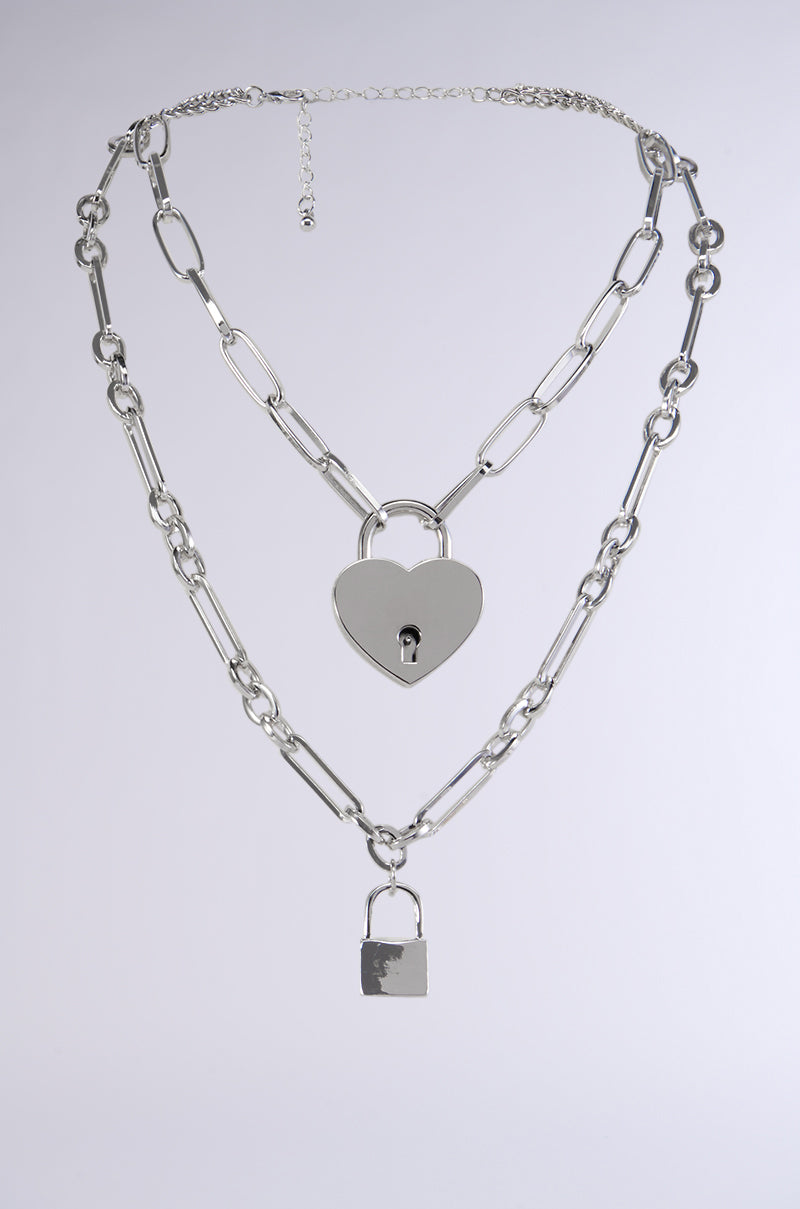 Side View Heart On Lock Necklace Set 1