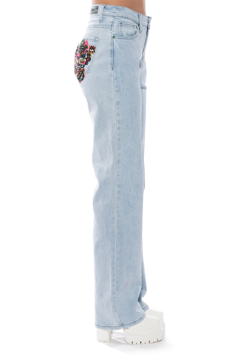 Extra View Hidden Faces Embroidery Detailed Straight Leg Jeans 6