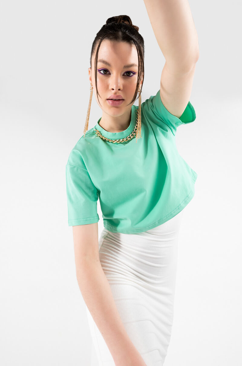 Front View Hold The Drama Chain Detail Cropped Tshirt