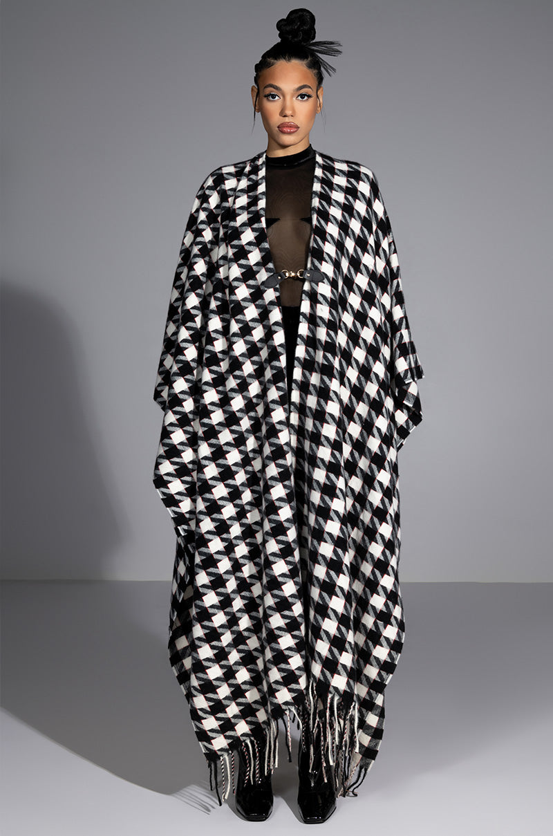 Front View Houndstooth Aureta Poncho