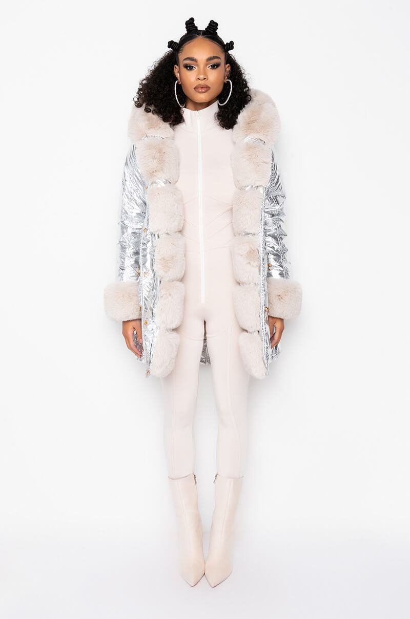 Extra View Hyatt Silver Puffer With Faux Fur Trim