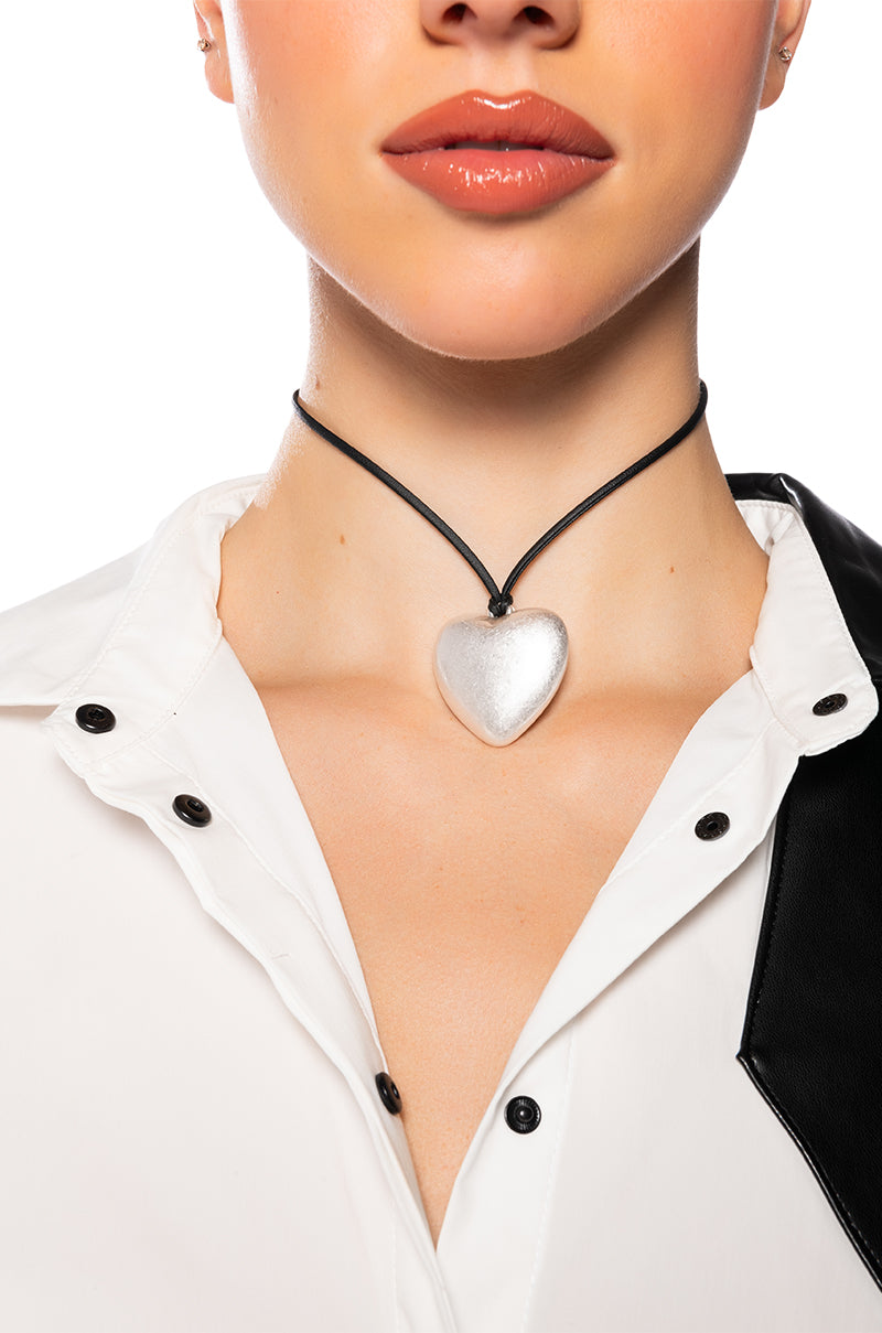 I AM THE TREND NECKLACE IN SILVER view 0