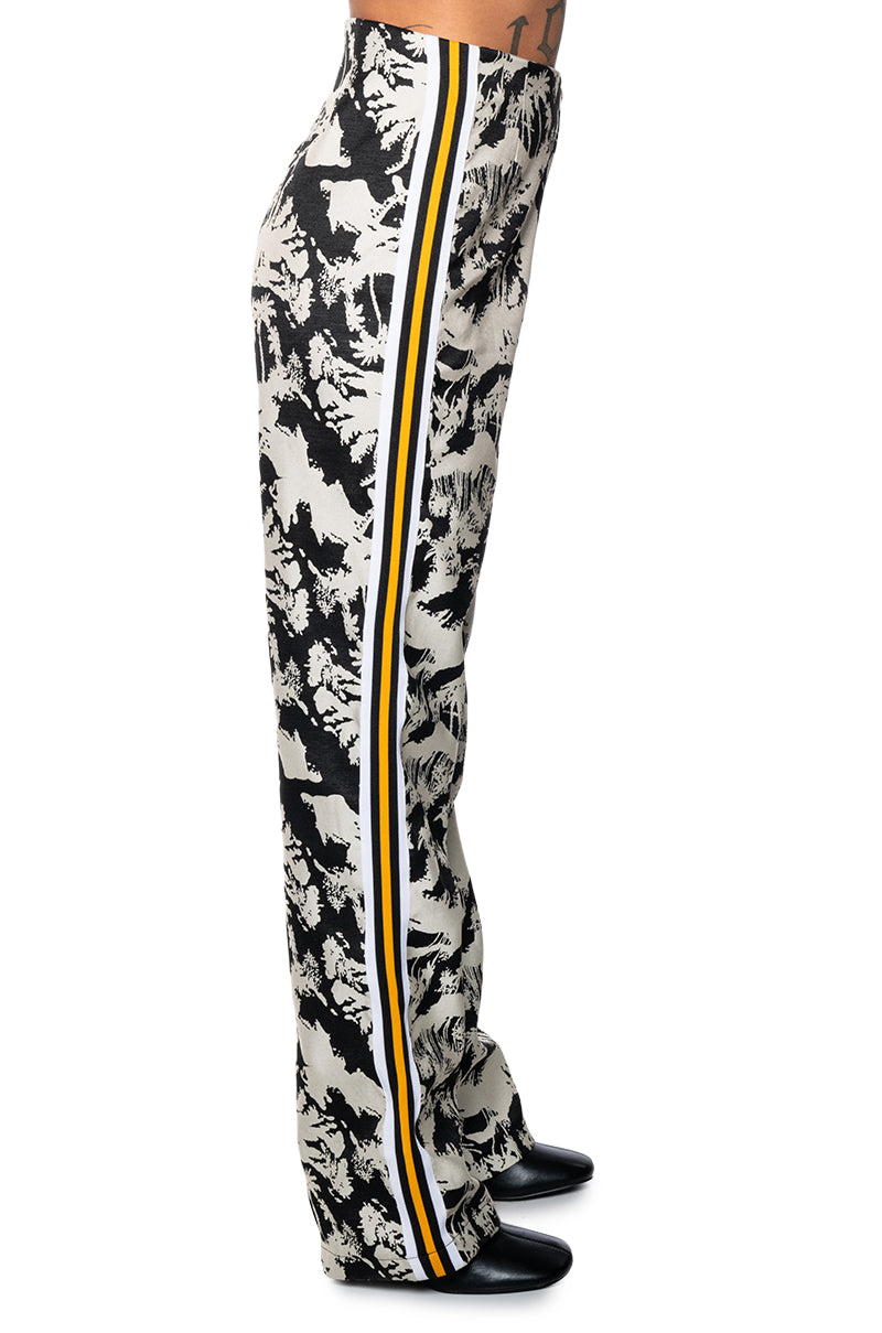Detail View Indifferent Contrast Trim Trouser Pant