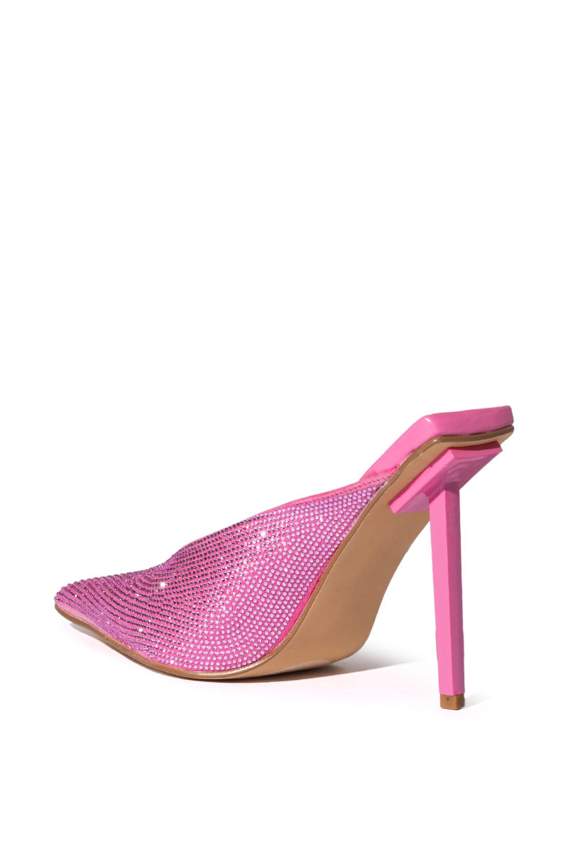 Detail View Jazz Embellished Pump
