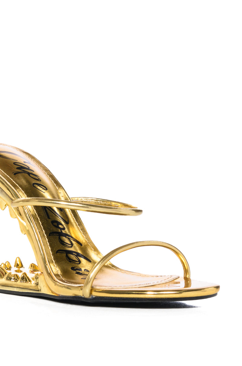 Full View Kadin Gold Teeth Sandal