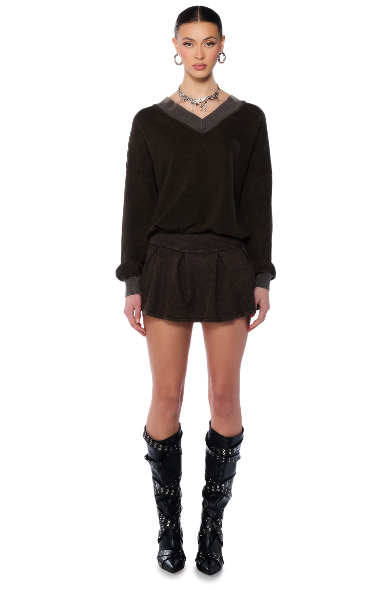 Extra View Kaylani V Neck Sweatshirt In Charcoal Grey