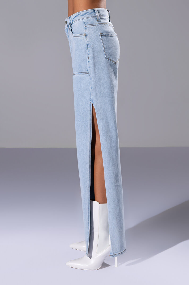 Extra View Lasting Lover High Rise Side Slit Jeans