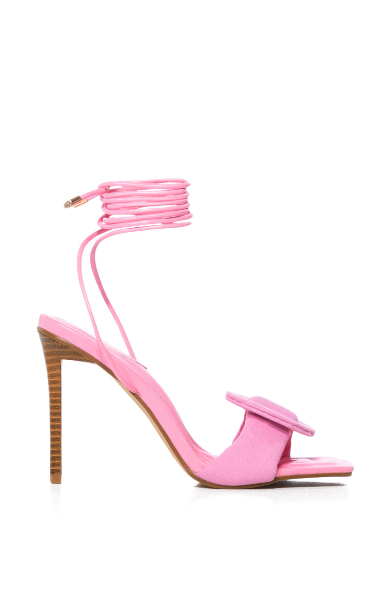 Detail View Layla Buckle Sandal In Pink