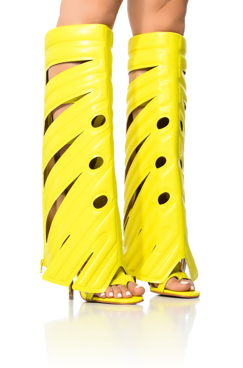 Front View Leaf Plant Design Gladiator Sandal In Lime