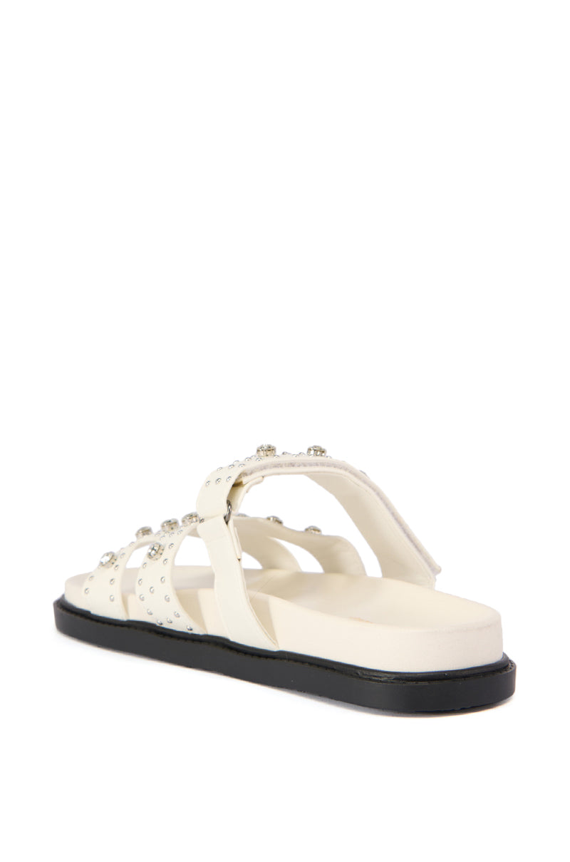 Full View Leisure Embellished Flat Sandal In White