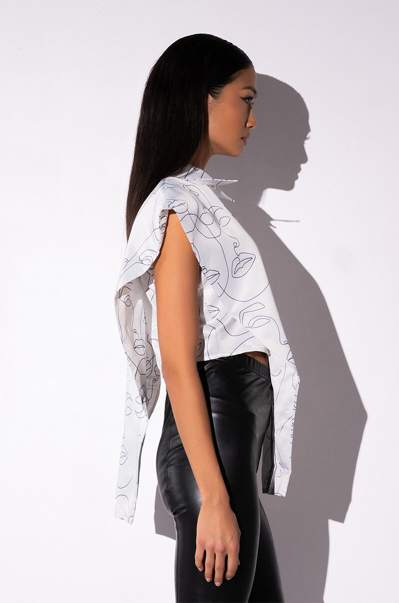 THE ONE AND ONLY TRIANGLE SHAPE BUTTONDOWN TOP – AKIRA