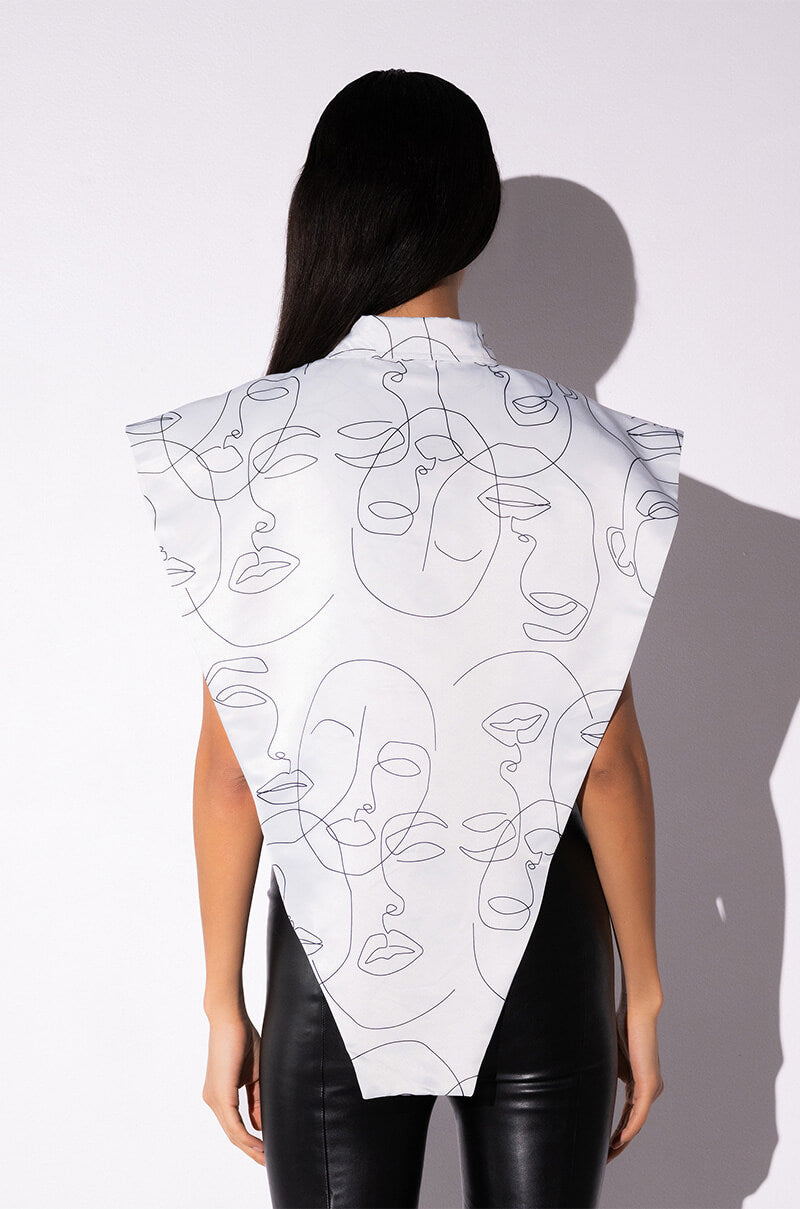 THE ONE AND ONLY TRIANGLE SHAPE BUTTONDOWN TOP – AKIRA