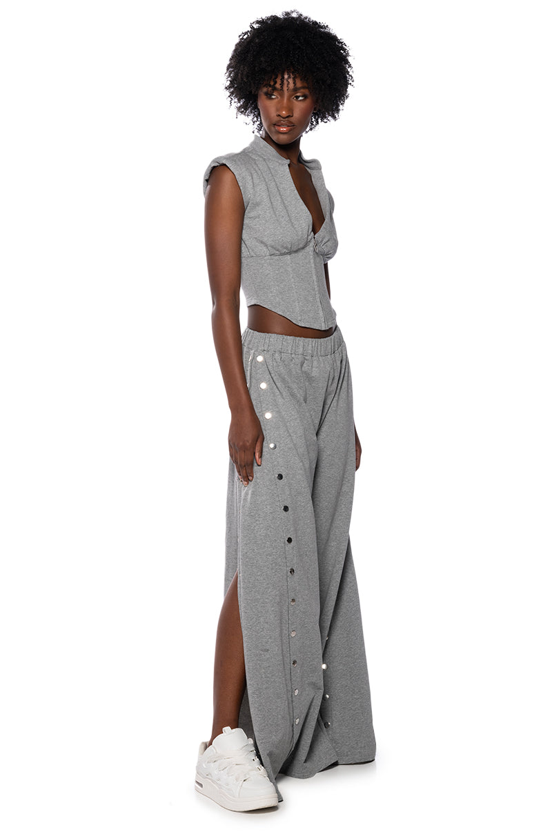 Detail View Londyn Snap Sides Sweatpant