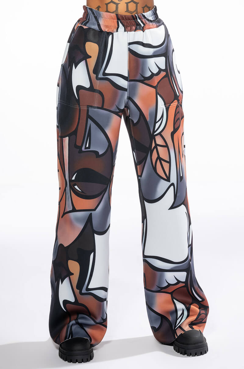 Back View Main Squeeze Reversible Printed Scuba Wide Leg Jogger 3
