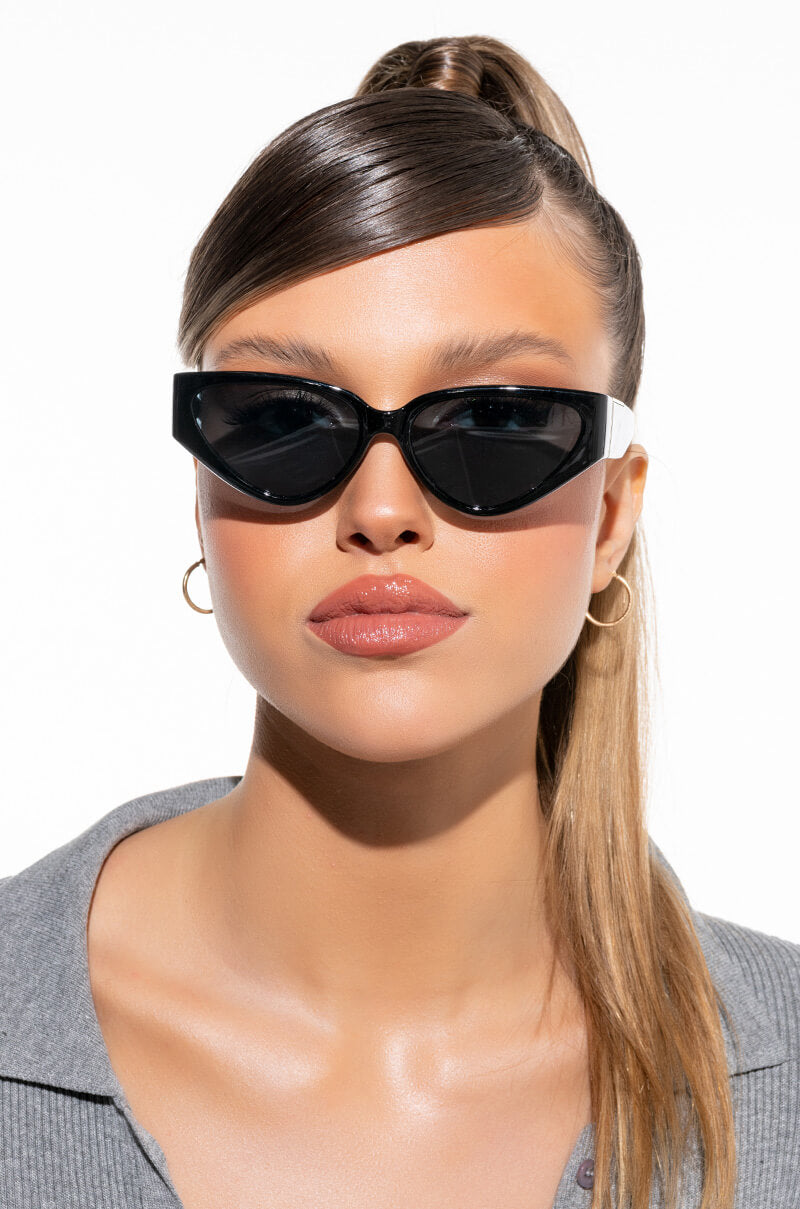 MARTINI PLEASE CATEYE SUNNIES view 0