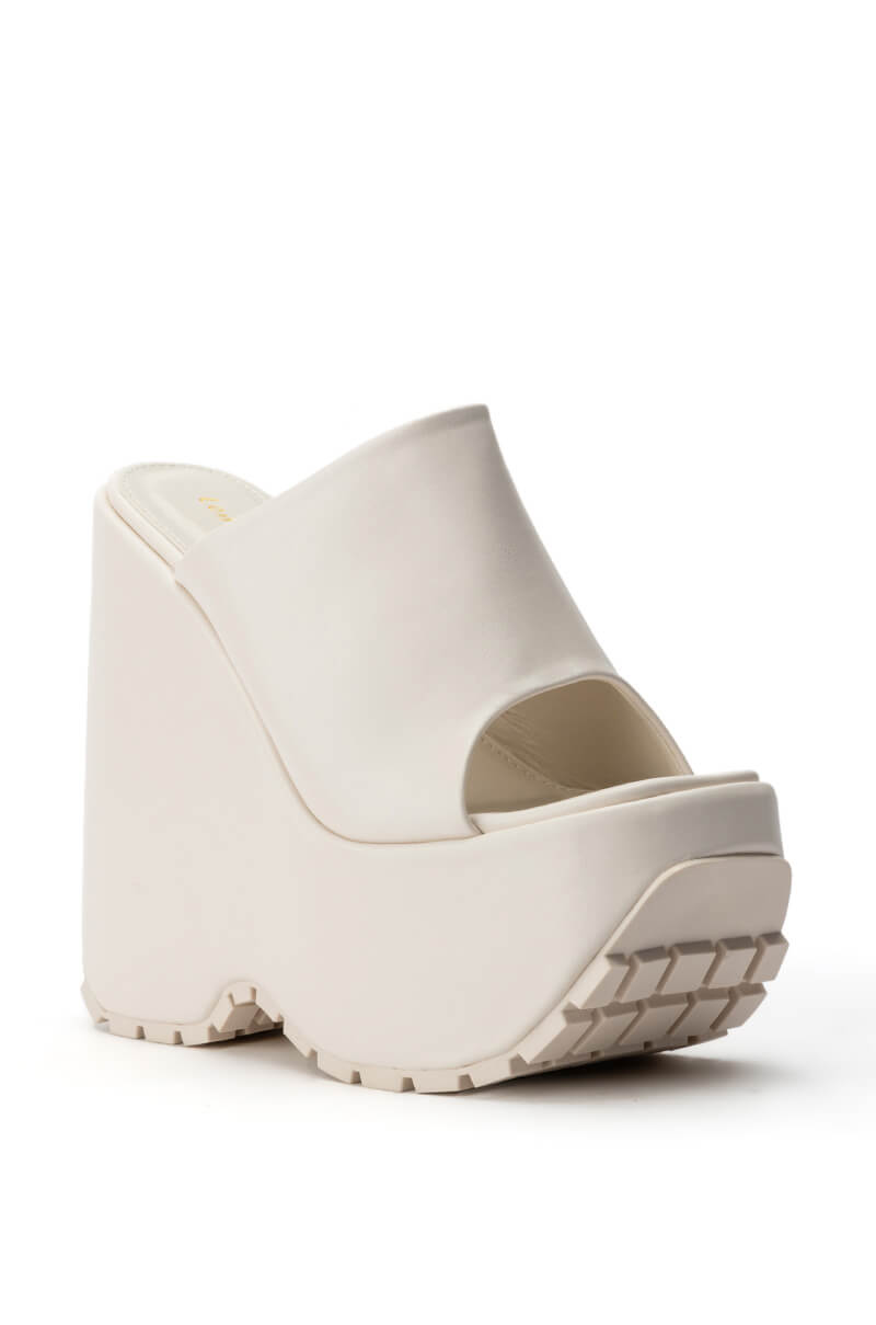 Back View Meanie Chunky Mule In Cream