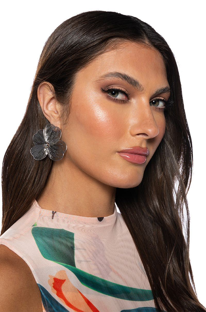 Front View Milly Metallic Flower Stud
