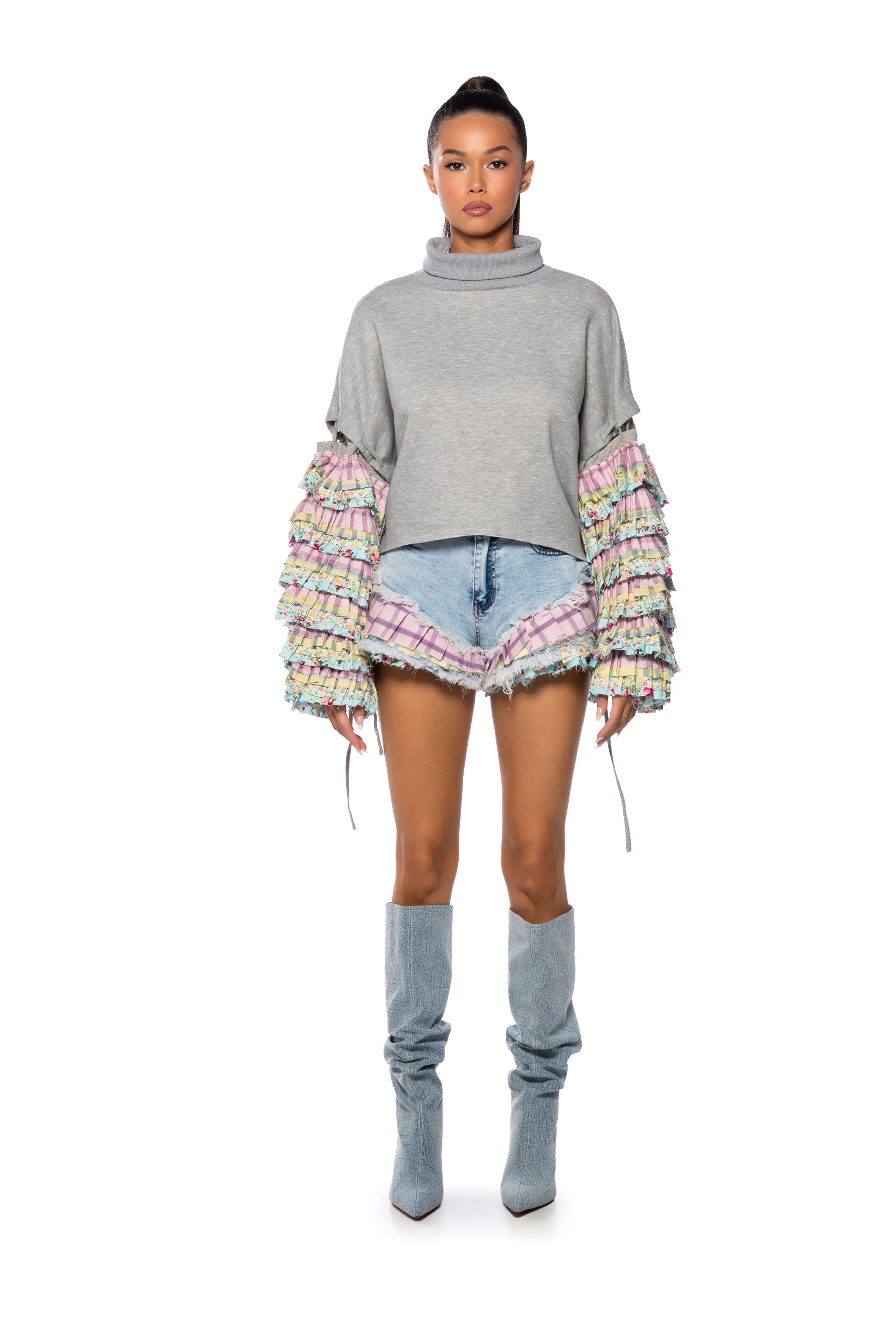 Extra View Modern Essence Ruffle Denim Short