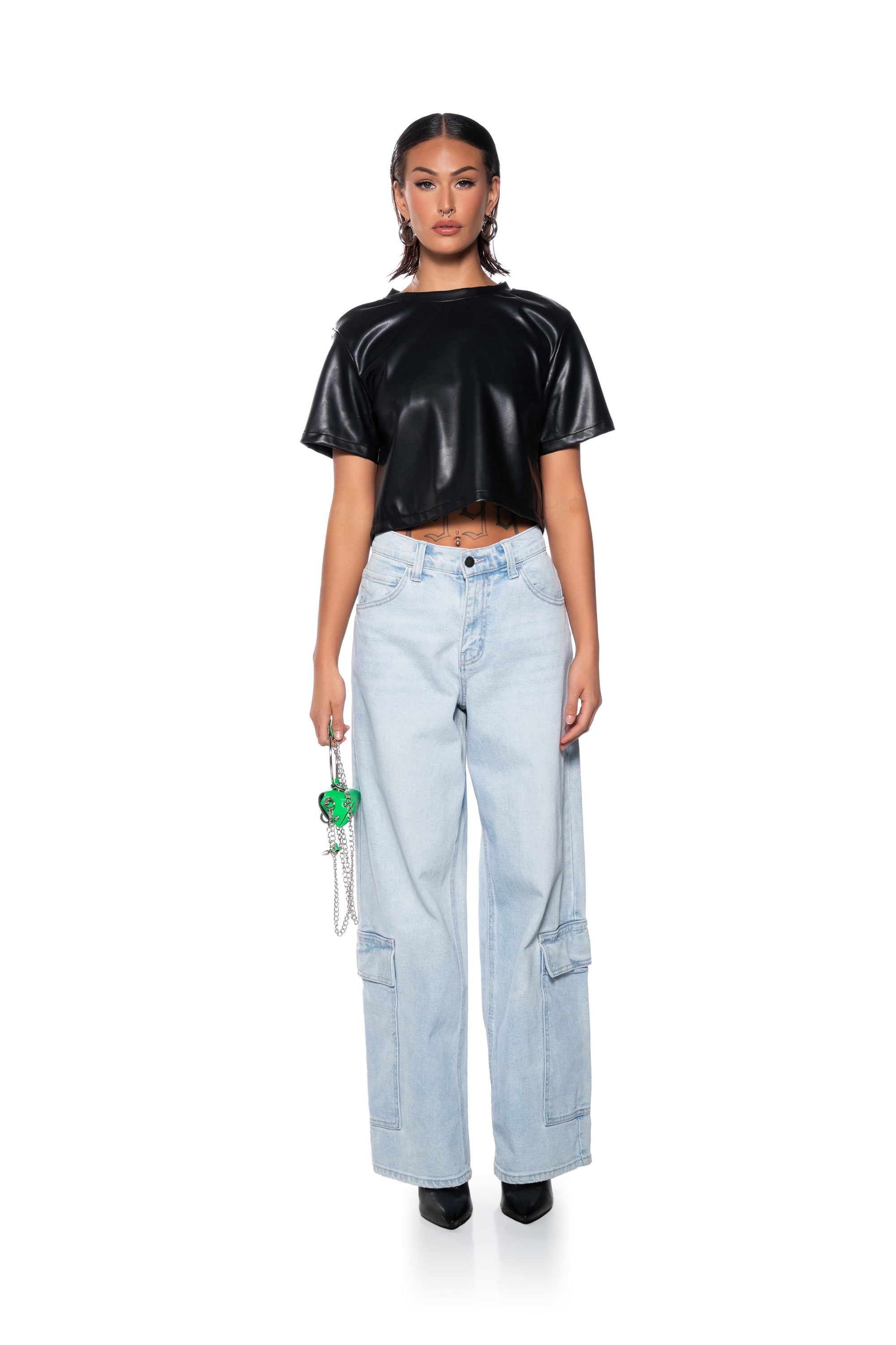 アキラ MY TYPE OPEN BACK FAUX LEATHER SHIRT – AKIRA