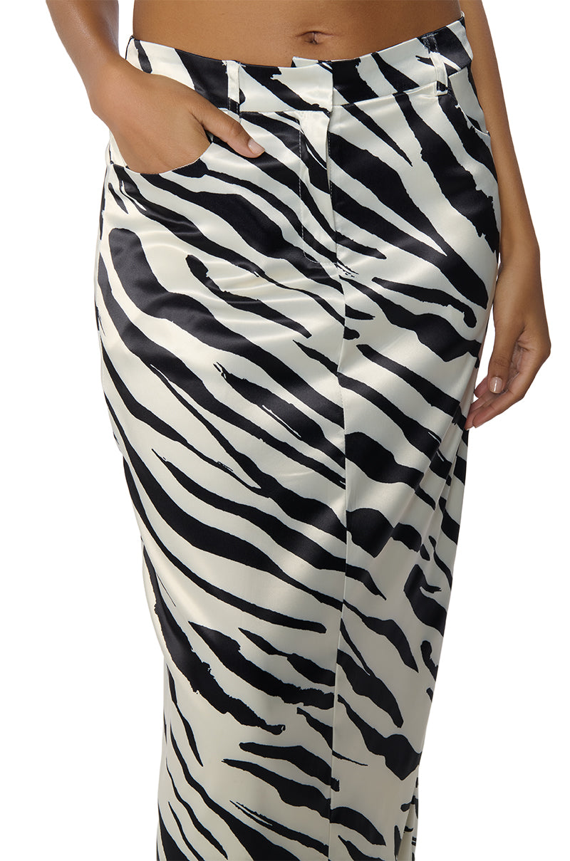 NERA SATIN PRINTED MAXI SKIRT – AKIRA1