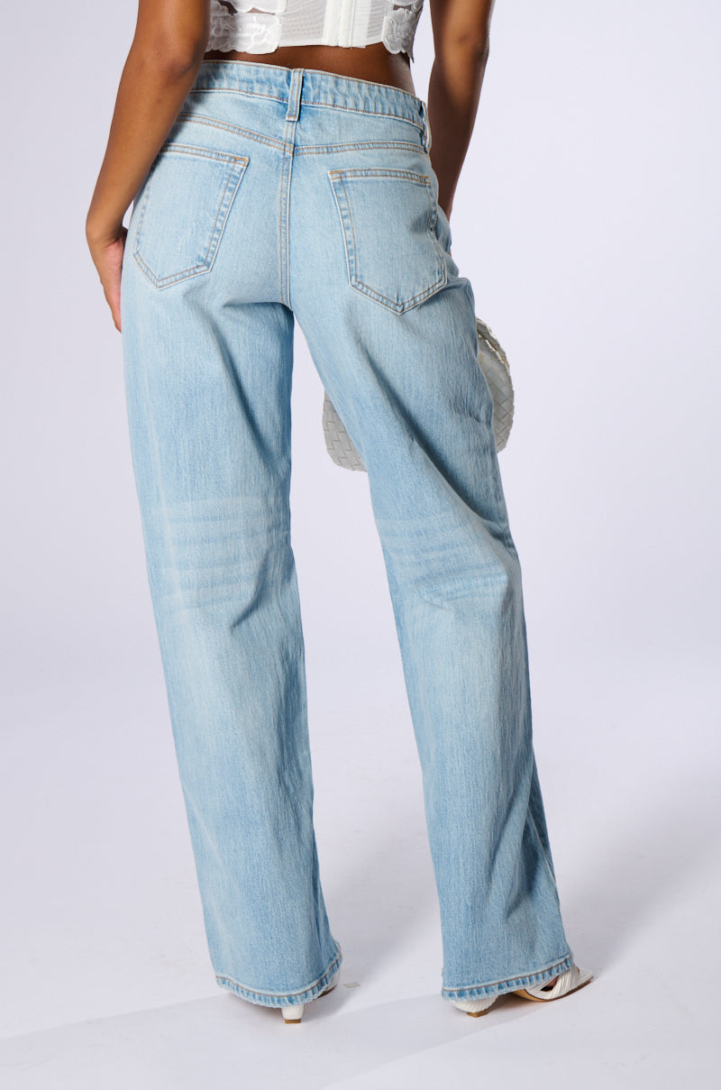 NICOLE VINTAGE LOW RISE JEAN – AKIRA