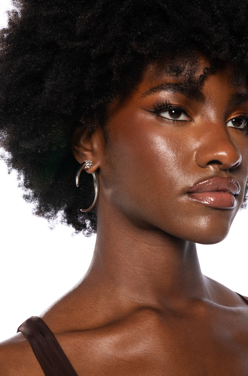 NO ONE LIKE ME 1 PIECE EARRING view 0